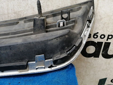 Фотография детали AA032215; Решетка радиатора (CV44-8150-ADW) для Ford Kuga II (2012-2016)/БУ; Оригинал; Р2, Удовлетворительное; . Фото номер 9