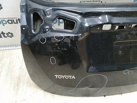 AA044913; Крышка багажника (67005-42430) для Toyota Rav4 40 (2013 — 2015)/БУ; Оригинал; Р2, Удовлетворительное; 