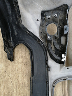AA031840; Бампер передний; без паркт.; без омыват. (51112990185) для BMW Х1 I (E84) (2009-2012)/БУ; Оригинал; Р1, Мелкий дефект; 