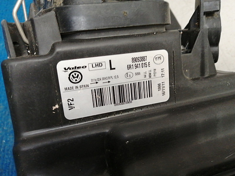 Фотография детали AA042257; Фара галоген левая (6R1941015 E) для Volkswagen Polo V Hatchback (2009-2013)/БУ; Оригинал; Р1, Мелкий дефект; . Фото номер 12
