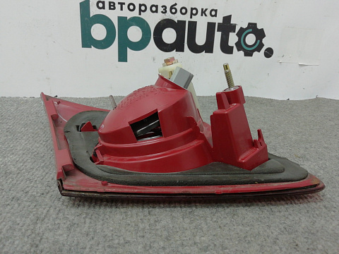 Фотография детали AA002801; Фонарь правый в крышку багажника, красный (BN8V513F0) для Mazda 3 BK/БУ; Оригинал; Р0, Хорошее; . Фото номер 6