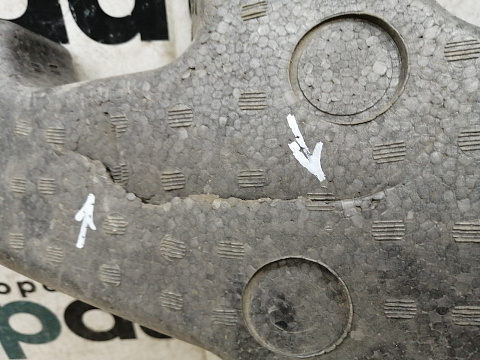 Фотография детали AA032139; Абсорбер заднего бампера (86620-2F510) для Kia Cerato I рест. Sedan (2006-2008)/БУ; Оригинал; Р1, Мелкий дефект; . Фото номер 7