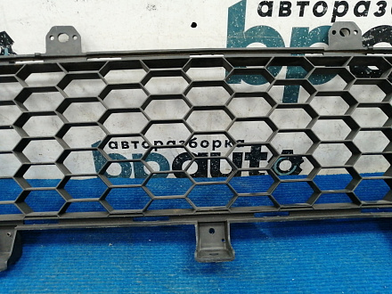 AA040830; Решетка переднего бампера (6402A124) для Mitsubishi Pajero Sport II (2008-2013)/БУ; Оригинал; Р1, Мелкий дефект; 