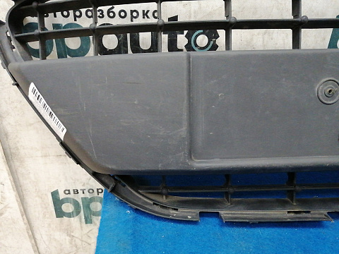 Фотография детали AA032267; Решетка переднего бампера (8A6117B968DB) для Ford Fiesta VI (2008-2013)/БУ; Неоригинал; Р1, Мелкий дефект; . Фото номер 7
