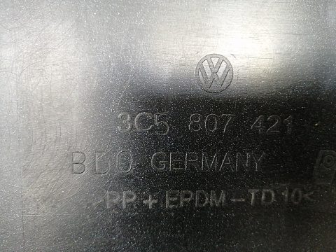Фотография детали AA033556; Бампер задний; без паркт. (3C5807421) для Volkswagen Passat B6 Sedan (2005-2010)/БУ; Оригинал; Р1, Мелкий дефект; . Фото номер 27
