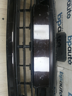 AA045991; Бампер передний; без паркт.; под омыват. (62022-EM00H) для Nissan Tiida/БУ; Оригинал; Р1, Мелкий дефект; 