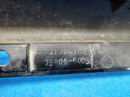 AA030620; Накладка порога левая (75806-60050) для Toyota Land Cruiser Prado/БУ; Оригинал; Р1, Мелкий дефект; 