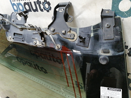 AA045272; Стекло крышки багажника (68105-60190)/БУ; Оригинал; Р1, Мелкий дефект; 