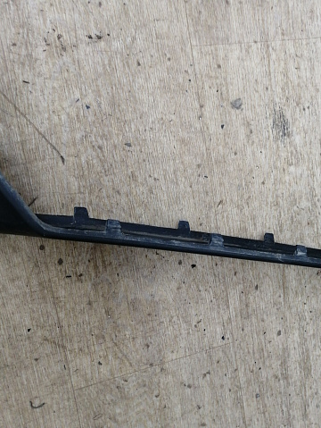 Фотография детали AA033853; Накладка заднего бампера верхняя (9151831) для Volvo S80 I (1998-2003)/БУ; Оригинал; Р1, Мелкий дефект; . Фото номер 3