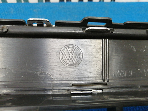 Фотография детали AA038724; Решетка переднего бампера (7P6853677A) для Volkswagen Touareg II (2010-2014)/БУ; Оригинал; Р2, Удовлетворительное; . Фото номер 21