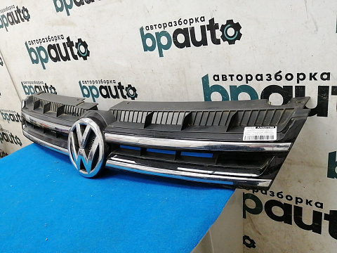 Фотография детали AA027756; Решетка радиатора (7P6853651C) для Volkswagen Touareg II (2010-2014)/БУ; Оригинал; Р1, Мелкий дефект; . Фото номер 3
