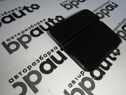 AA045024; Заглушка буксир. крюка заднего бампера (51127033711) для BMW 5 серия V Sedan (Е60) (2002-2007)/БУ; Оригинал; Р1, Мелкий дефект; 