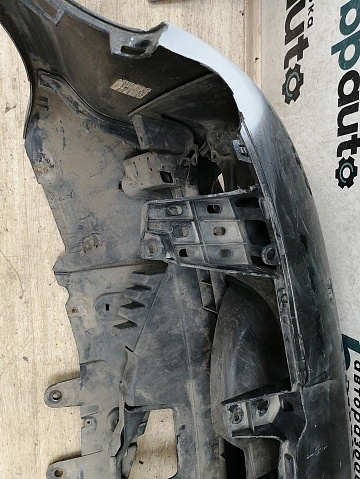 Фотография детали AA033832; Бампер передний, LR015073; под паркт.; под омыват. (AH32-17D957) для Land Rover Range Rover Sport I рест. (2009 - 2013)/БУ; Оригинал; Р1, Мелкий дефект; . Фото номер 15