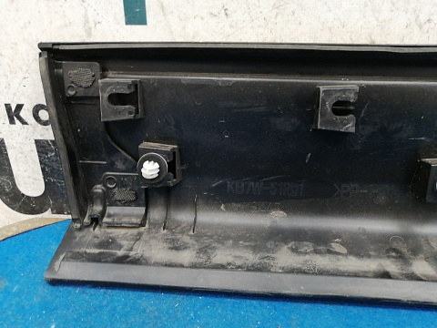 Фотография детали AA035365; Накладка задней левой двери (KB7W-51RD1) для Mazda CX-5 II (2017-2021)/БУ; Оригинал; Р1, Мелкий дефект; . Фото номер 8