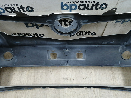 AA045916; Бампер передний; без паркт.; без омыват. (52119-02A90) для Toyota Auris I рест. (2010- 2013)/БУ; Оригинал; Р1, Мелкий дефект; 