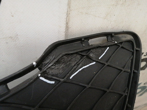 Фотография детали AA037758; Решетка переднего бампера (A2048856823) для Mercedes-Benz GLK-klasse I (X204) (2012-2015)/БУ; Оригинал; Р1, Мелкий дефект; . Фото номер 4