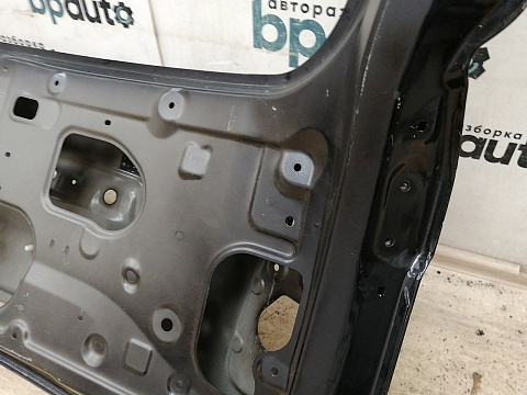 Фотография детали AA038011; Крышка багажника (K010M1LLAB) для Nissan Patrol Y62/БУ; Оригинал; Р2, Удовлетворительное; . Фото номер 21