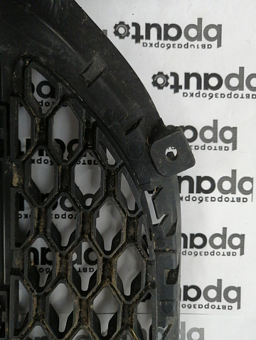 Фотография детали AA045550; Решетка переднего бампера правая; под паркт. (HK83-8B289-BA) для Jaguar F-Pace I (2016-2020)/БУ; Оригинал; Р0, Хорошее; . Фото номер 7