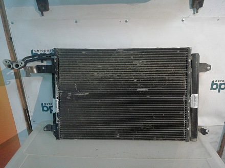 AA023437; Радиатор кондиционера (1K0 820 411 T)/БУ; Оригинал; Р2, Удовлетворительное; 