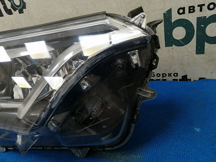 AA037194; Фара светодиодная правая (81145-42680) для Toyota Rav4 40 рест. (2015 — 2019)/БУ; Оригинал; Р1, Мелкий дефект; 