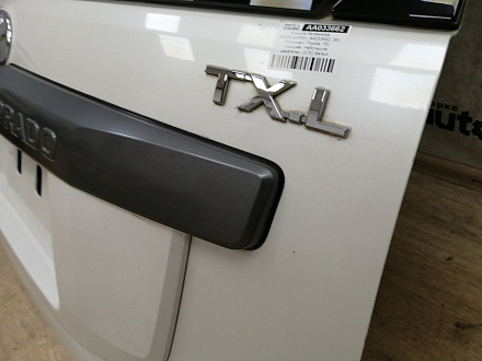 AA033662; Крышка багажника (67005-60F90) для Toyota Land Cruiser Prado 150 рест. (2013 — 2017)/БУ; Оригинал; Р0, Хорошее; (070) Белый перламутр 3х. сл.