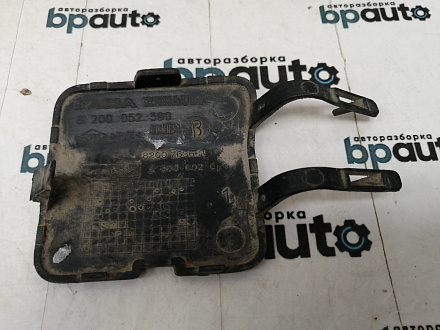 AA032454; Заглушка буксир. крюка переднего бампера (8200052598) для Renault Sandero Stepway I (2009-2014)/БУ; Оригинал; Р1, Мелкий дефект; 