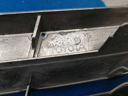 AA029992; Решетка радиатора (53101-33370) для Toyota Camry 50 (2012 — 2014)/БУ; Оригинал; Р2, Удовлетворительное; 