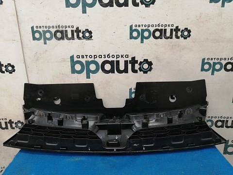 Фотография детали AA038843; Решетка радиатора (623103564R) для Renault Duster I рест. (2015-2021)/БУ; Оригинал; Р1, Мелкий дефект; . Фото номер 19