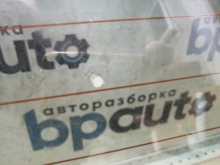 AA045272; Стекло крышки багажника (68105-60190)/БУ; Оригинал; Р1, Мелкий дефект; 