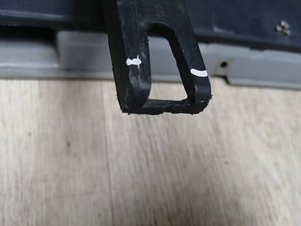 AA045717; Бампер передний; без паркт.; без омыват. (7E0807221) для Volkswagen/БУ; Оригинал; Р1, Мелкий дефект; 