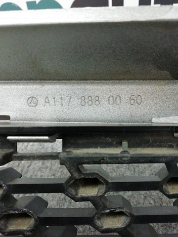 Фотография детали AA002179; Решетка радиатора, AMG (A1178880060) для Mercedes-Benz CLA-klasse I (C117, X117) (2013-2016)/БУ; Оригинал; Р1, Мелкий дефект; . Фото номер 8