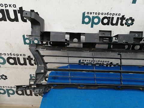 Фотография детали AA030551; Решетка переднего бампера (622542439R) для Renault Logan II (2013-2018)/БУ; Оригинал; Р1, Мелкий дефект; . Фото номер 15