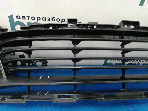 Фотография детали AA038844; Решетка переднего бампера (6600124278) для Geely Coolray I (2020 -2023)/БУ; Оригинал; Р2, Удовлетворительное; . Фото номер 4