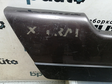 AA044563; Накладка крышки багажника нижняя, пластик (90901-JG00A) для Nissan X-Trail T31/БУ; Оригинал; Р1, Мелкий дефект; 