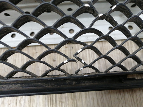 Фотография детали AA046140; Решетка переднего бампера нижняя, AMG (A1668855925) для Mercedes-Benz M-klasse III (W166) (2011-2015)/БУ; Оригинал; Р1, Мелкий дефект; . Фото номер 6