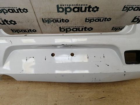 Фотография детали AA042870; Бампер задний; без паркт. (8200916804) для Renault Logan I рест. (2009-2015)/БУ; Оригинал; Р1, Мелкий дефект; . Фото номер 4