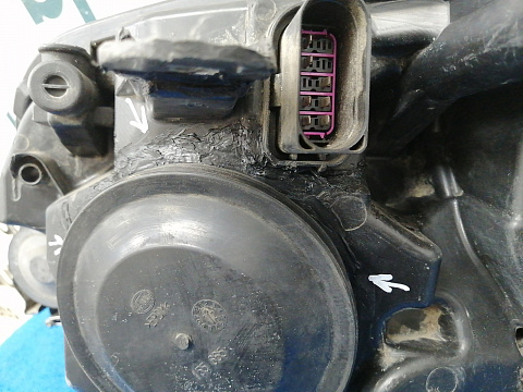 Фотография детали AA026786; Фара галоген правая (8V41-13W029-AG) для Ford Kuga I (2008-2012)/БУ; Оригинал; Р2, Удовлетворительное; . Фото номер 10