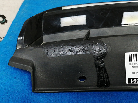 Фотография детали AA027391; Решетка радиатора (5G0853653E) для Volkswagen Golf/БУ; Оригинал; Р2, Удовлетворительное; . Фото номер 9