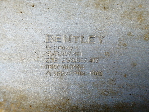 Фотография детали AA000292; Бампер задний; под паркт. (3W8 807 421) для Bentley Continental GT I (2003 - 2013)/БУ; Оригинал; Р1, Мелкий дефект; . Фото номер 12