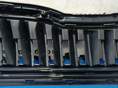 Фотография детали AA028312; Решетка радиатора (60U853668) для Skoda Rapid II (2020-н.в.)/БУ; Оригинал; Р2, Удовлетворительное; . Фото номер 13