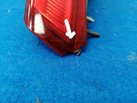 Фотография детали AA025141; Фонарь в крышку багажника правый (92404-3X000) для Hyundai Elantra V (MD) (2010-2013)/БУ; Оригинал; Р1, Мелкий дефект; . Фото номер 3
