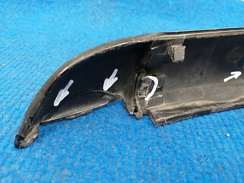 Фотография детали AA036523; Молдинг переднего бампера правый (62074-EM30A) для Nissan Tiida/БУ; Оригинал; Р3, Под восстановление; . Фото номер 5
