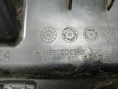 Фотография детали AA012993; Защита проводки сзади справа (A1668201069) для Mercedes-Benz/БУ; Оригинал; Р2, Удовлетворительное; . Фото номер 5