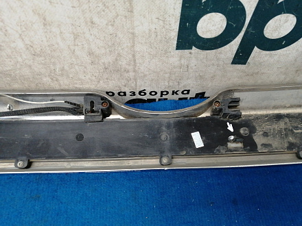 AA033926; Молдинг крышки багажника (76810-60020) для Toyota Land Cruiser Prado 150 рест. (2013 — 2017)/БУ; Неоригинал; Р1, Мелкий дефект; 
