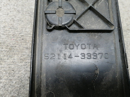 AA012010; Площадка под номер переднего бампера (52114-33370) для Toyota Camry 55 рест. (2014 — 2017)/БУ; Оригинал; Р1, Мелкий дефект; 