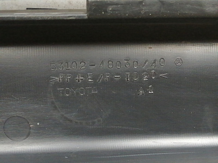 AA045104; Решетка переднего бампера (53102-48030) для Toyota Highlander II рест. (2010 - 2013)/БУ; Оригинал; Р1, Мелкий дефект; 