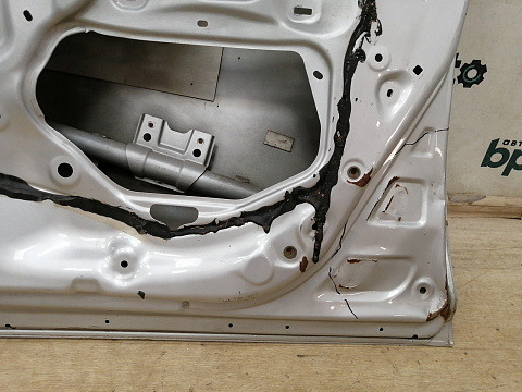 Фотография детали AA038820; Дверь передняя правая (67001-05070) для Toyota Avensis/БУ; Оригинал; Р3, Под восстановление; . Фото номер 17