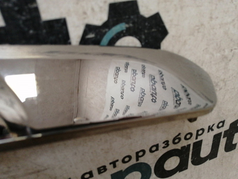 Фотография детали AA043997; Молдинг на решетку радиатора нижний (53122-78010) для Lexus NX рест. (2017-2021)/БУ; Оригинал; Р1, Мелкий дефект; . Фото номер 2