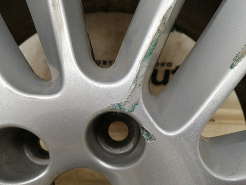 Фотография детали AA033558; Диск литой, 19x8.5J, 5x108, ET45 (HK83-1007-DA) для Jaguar F-Pace I (2016-2020)/БУ; Оригинал; Р1, Мелкий дефект; . Фото номер 3