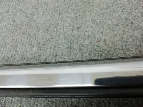 Фотография детали AA003386; Молдинг стекла задней левой двери нижний хром. (TD1150670) для Mazda CX-9/БУ; Оригинал; Р0, Хорошее; . Фото номер 5